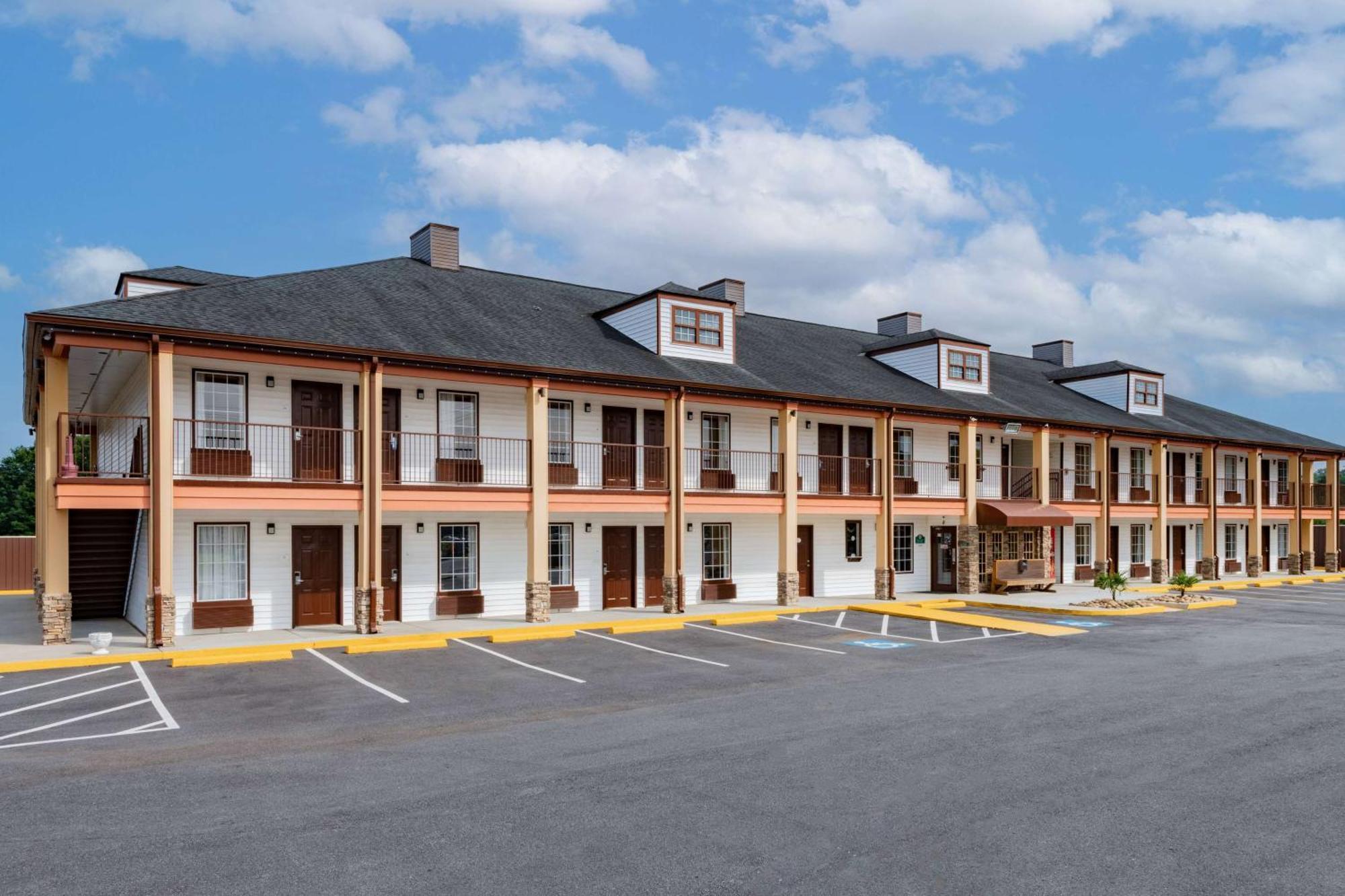 Baymont By Wyndham Commerce Ga Near Tanger Outlets Mall Εξωτερικό φωτογραφία