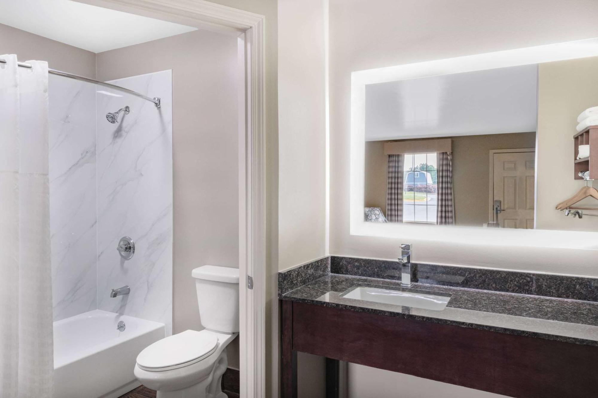 Baymont By Wyndham Commerce Ga Near Tanger Outlets Mall Εξωτερικό φωτογραφία