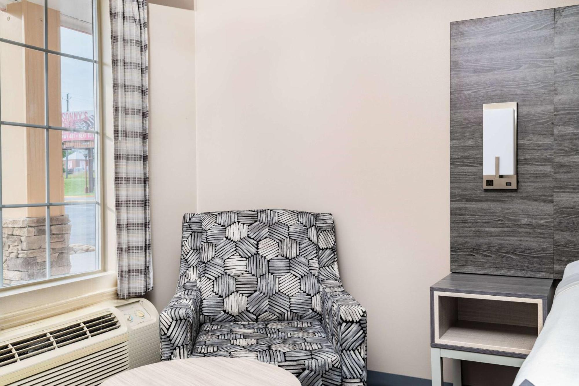 Baymont By Wyndham Commerce Ga Near Tanger Outlets Mall Εξωτερικό φωτογραφία