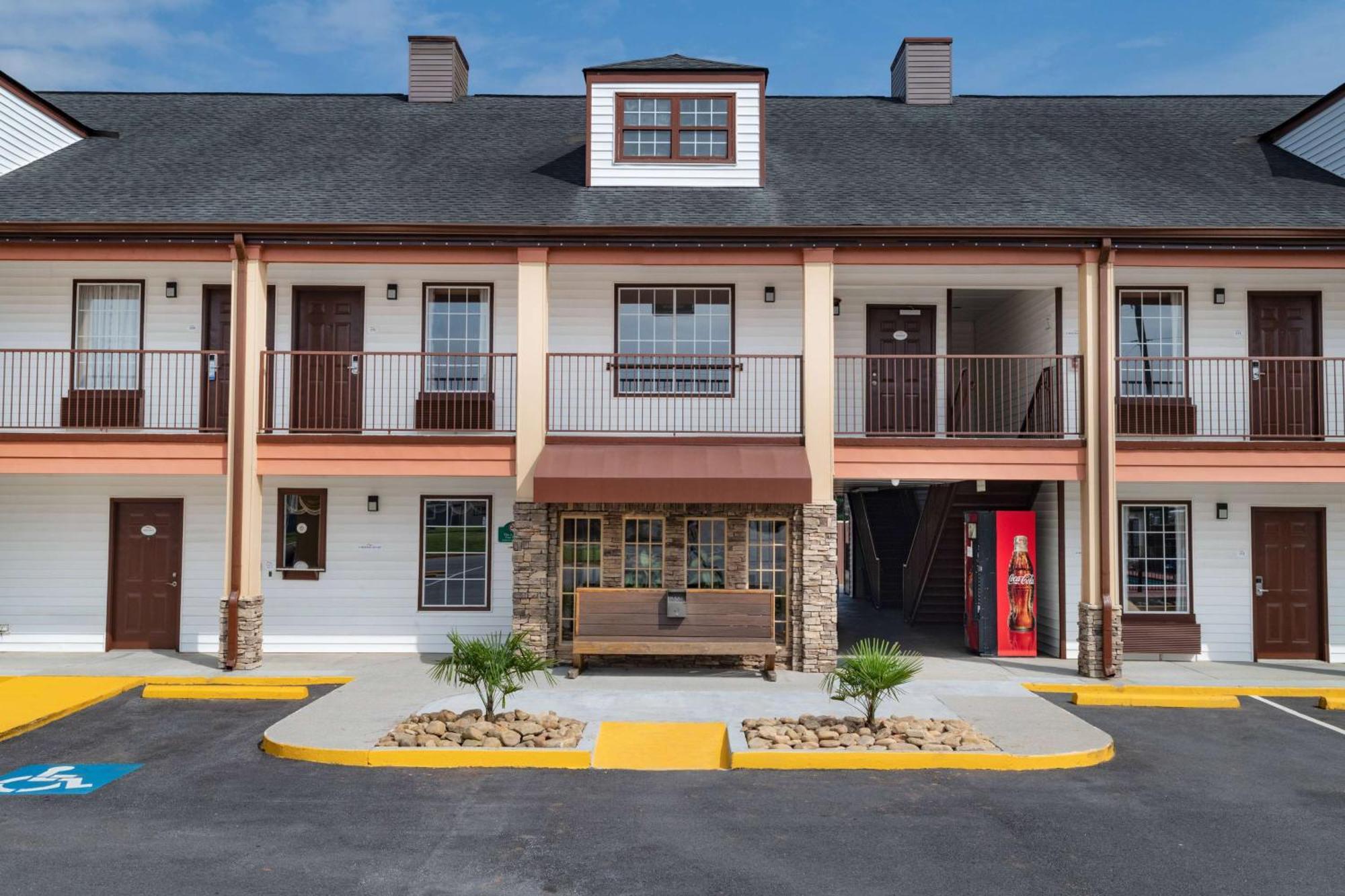 Baymont By Wyndham Commerce Ga Near Tanger Outlets Mall Εξωτερικό φωτογραφία