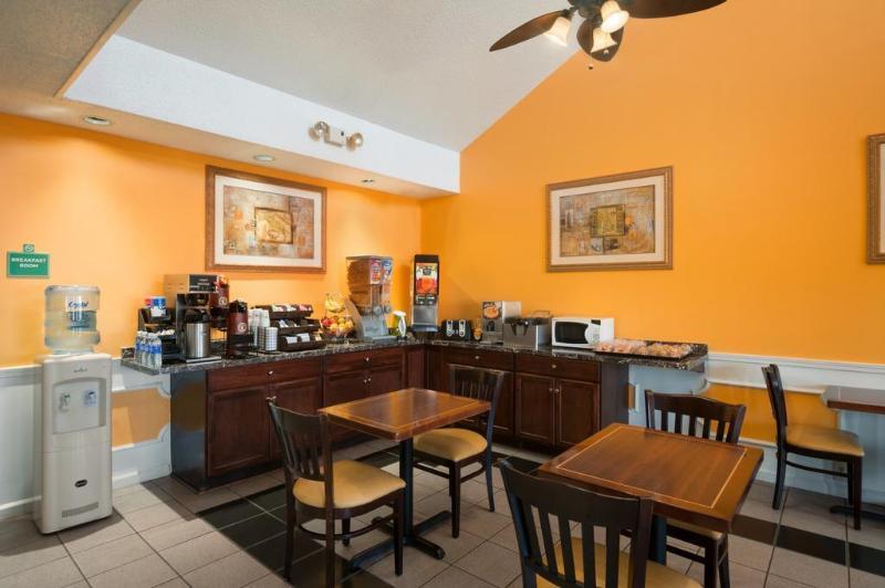 Baymont By Wyndham Commerce Ga Near Tanger Outlets Mall Εξωτερικό φωτογραφία